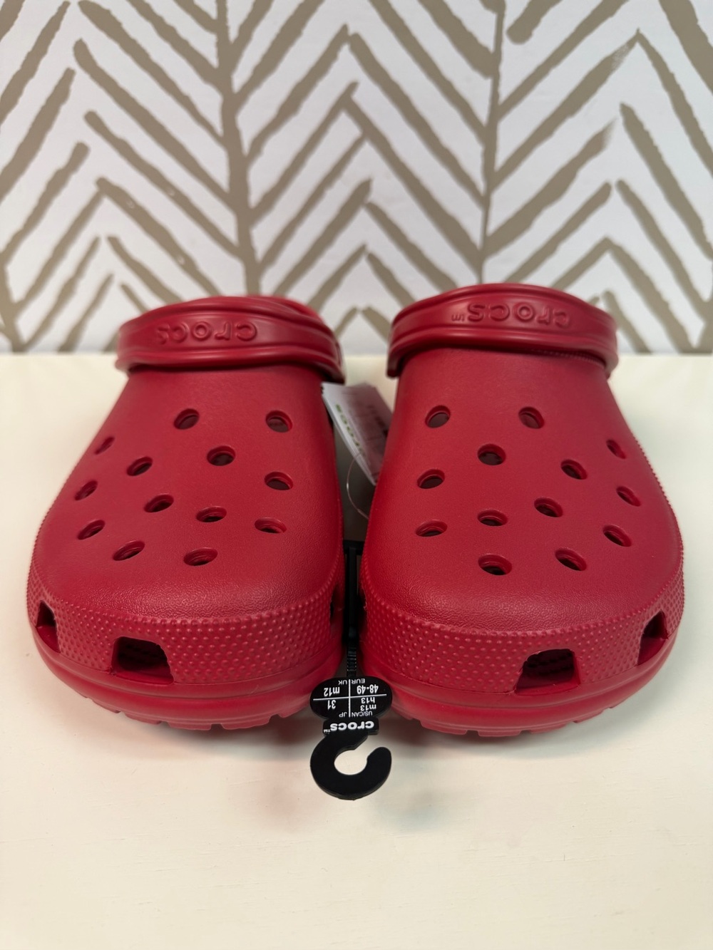 NWT Men’s Crocs Classic in Color Pepper Roomy Fit Size 13 - Picture 2 of 6